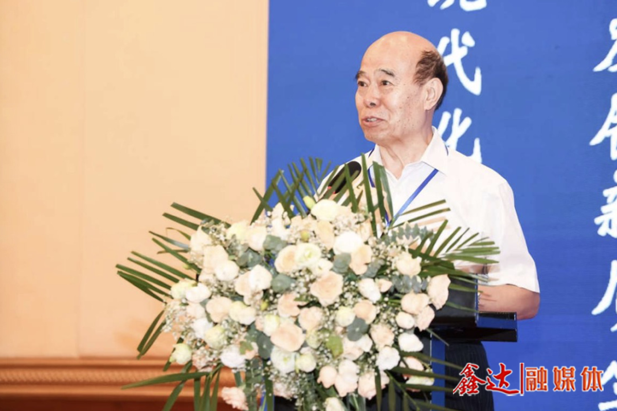 賈銀松：綠色轉(zhuǎn)型 創(chuàng)新驅(qū)動(dòng) 向“新”而行 持續(xù)推進(jìn)鋼鐵工業(yè)高質(zhì)量發(fā)展